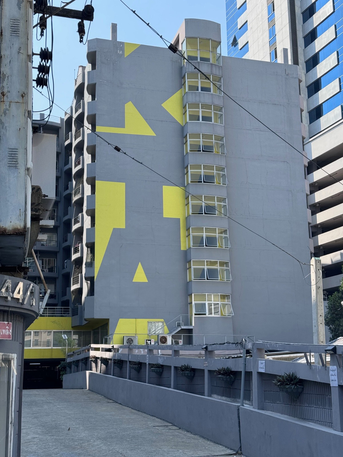 1 Bed Condo · Khlong Toei, bangkok — photo 2