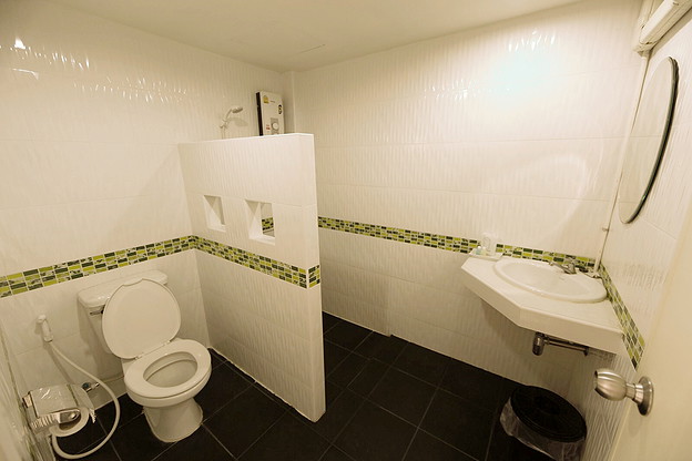 Condo — photo 2