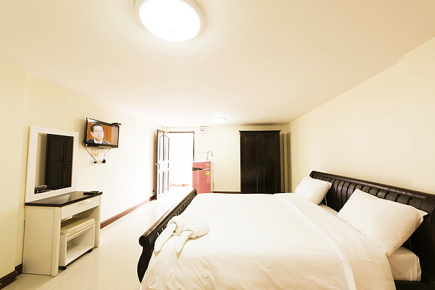 Condo — photo 3