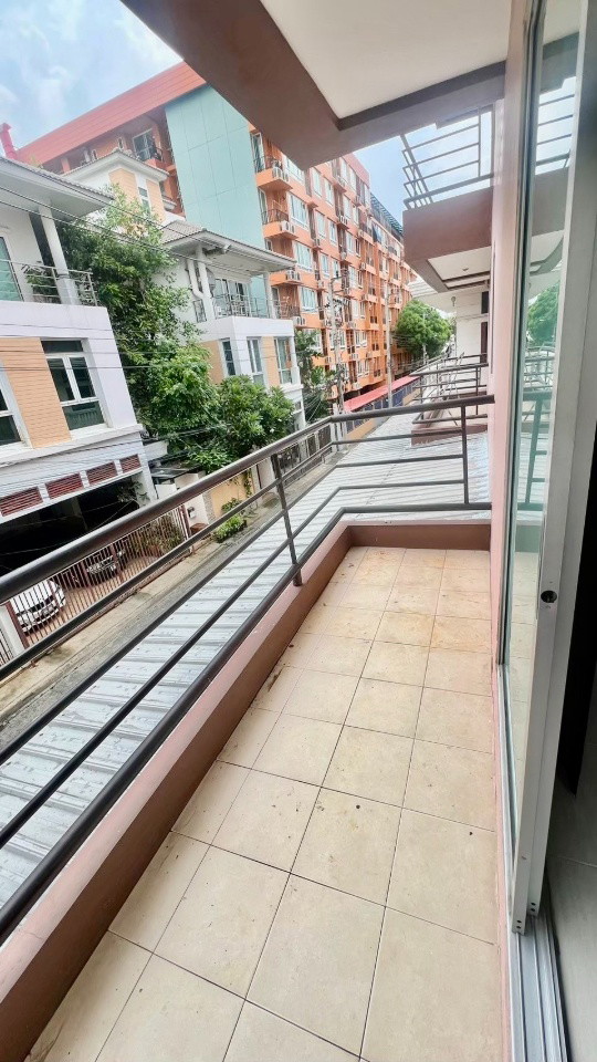 1 Bed Condo · Huai Khwang, bangkok — photo 3
