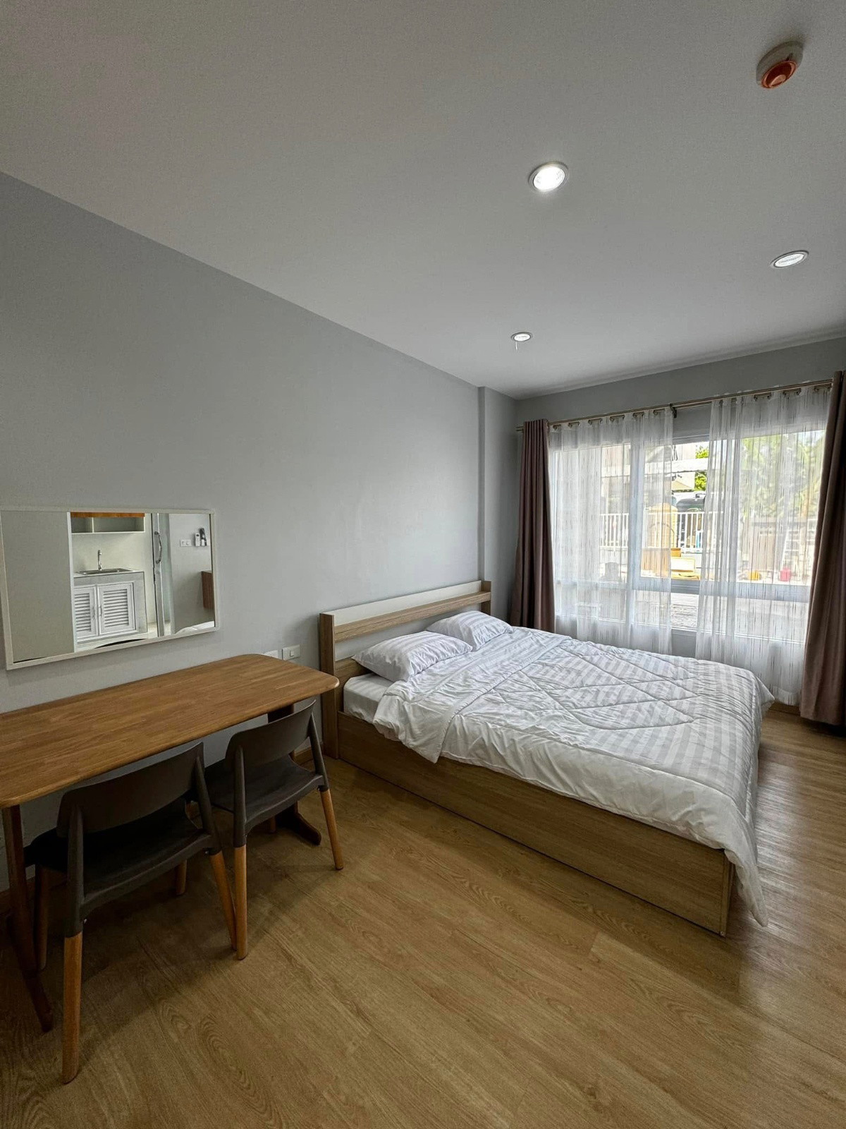 Condo — photo 2