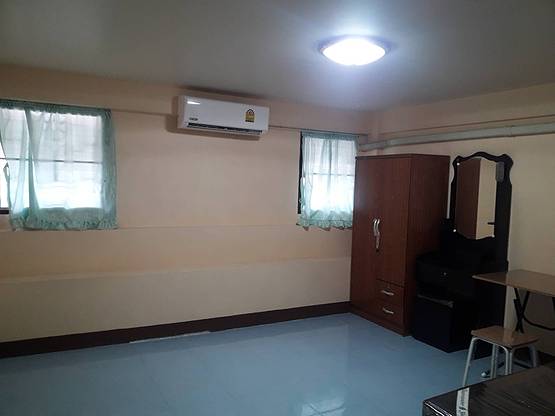 1 Bed Condo — photo 2