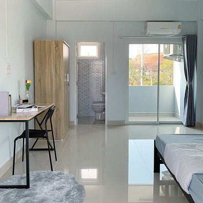 1 Bed Condo — photo 1