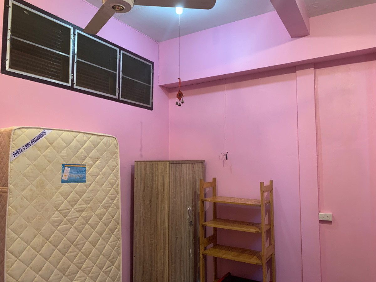 Condo · Pom Prap Sattru Phai, bangkok — photo 5