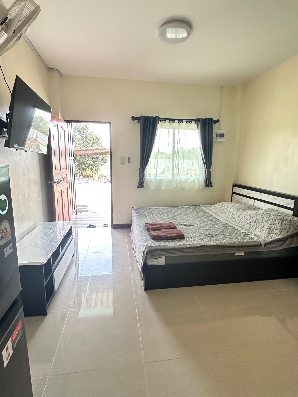 1 Bed Condo — photo 3
