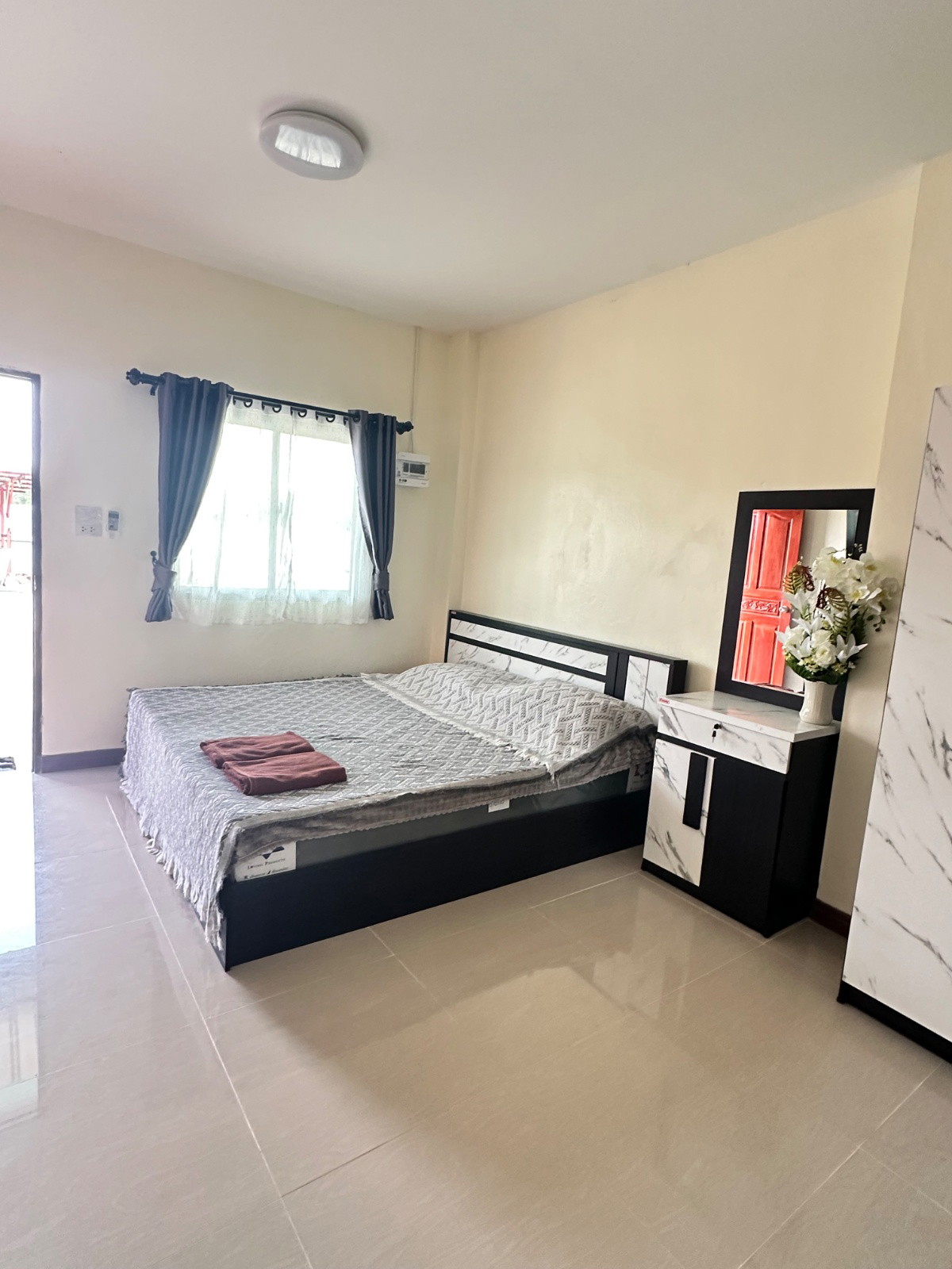 1 Bed Condo — photo 4