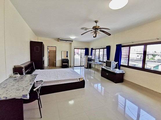 1 Bed Condo — photo 1