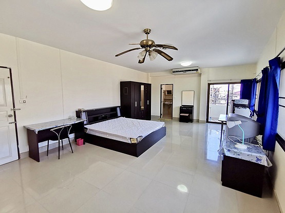 1 Bed Condo — photo 2