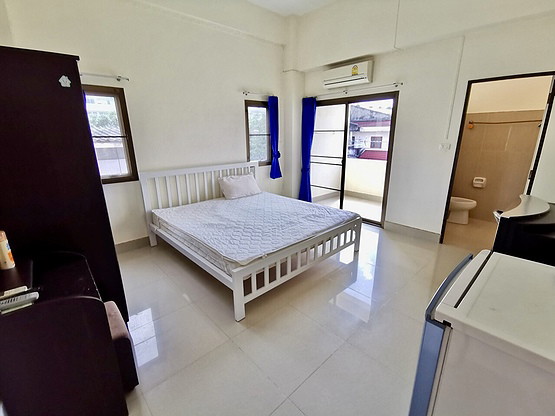 1 Bed Condo — photo 3
