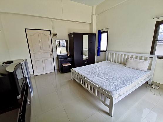 1 Bed Condo — photo 4