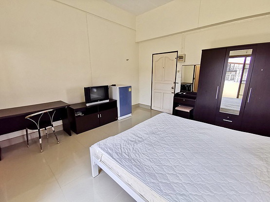 1 Bed Condo — photo 5