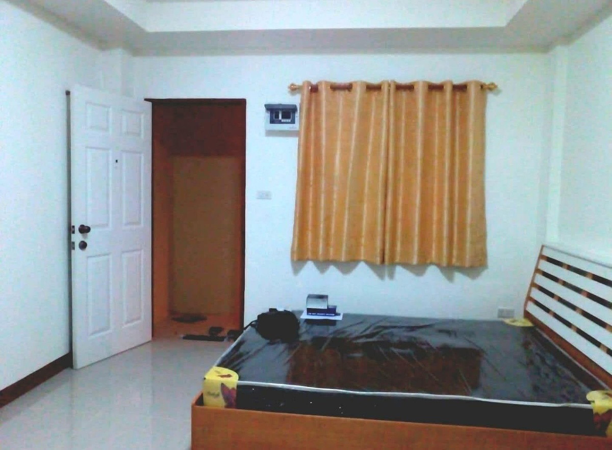 1 Bed Condo — photo 3