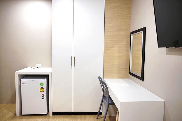 1 Bed Condo — photo 2