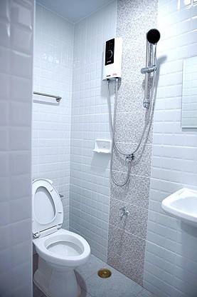 1 Bed Condo — photo 3