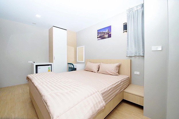 1 Bed Condo — photo 4