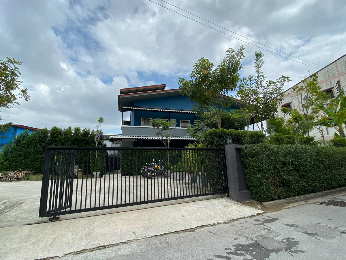 Condo — photo 1