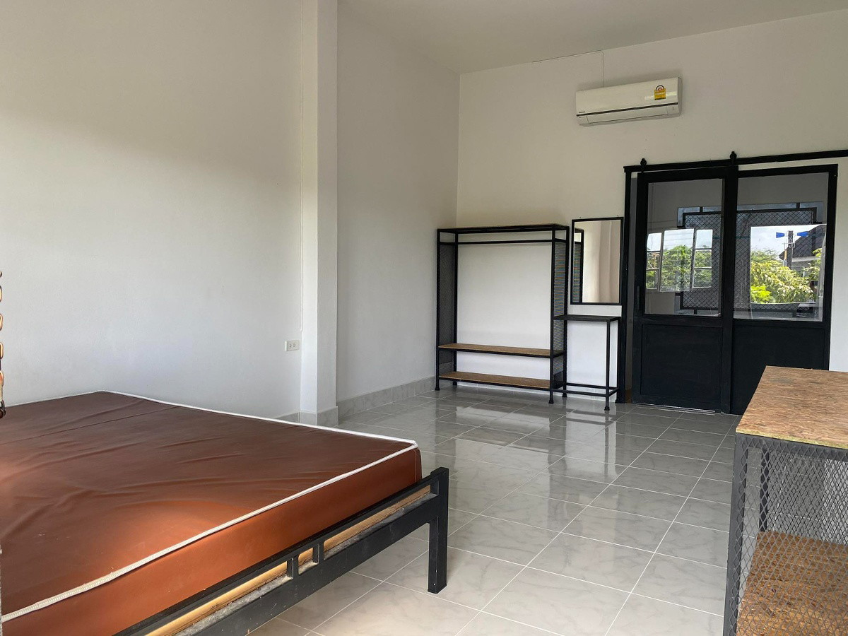 Condo — photo 2