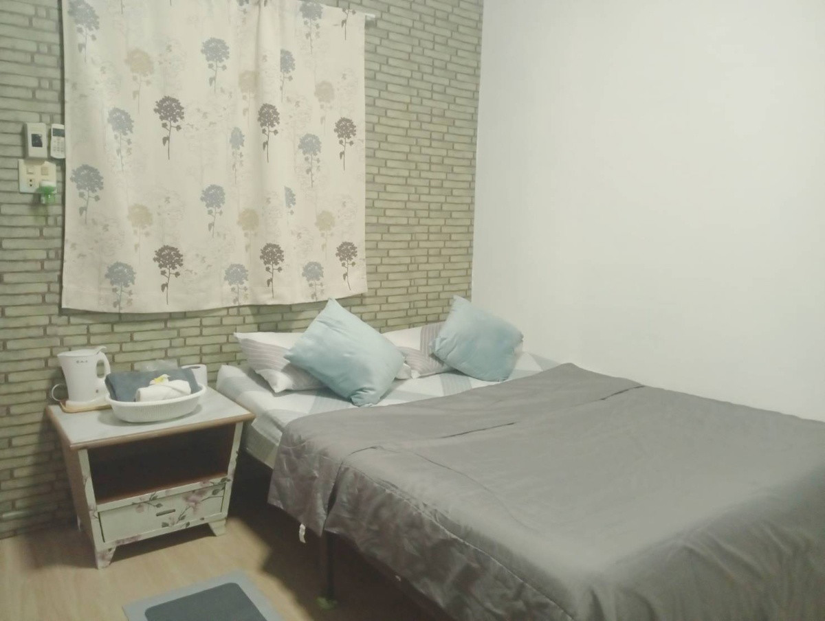 1 Bed Condo — photo 1