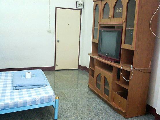 1 Bed Condo — photo 2