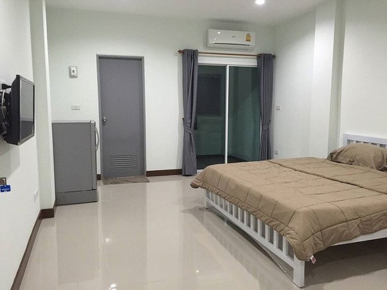 1 Bed Condo — photo 2