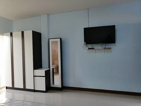 1 Bed Condo — photo 1