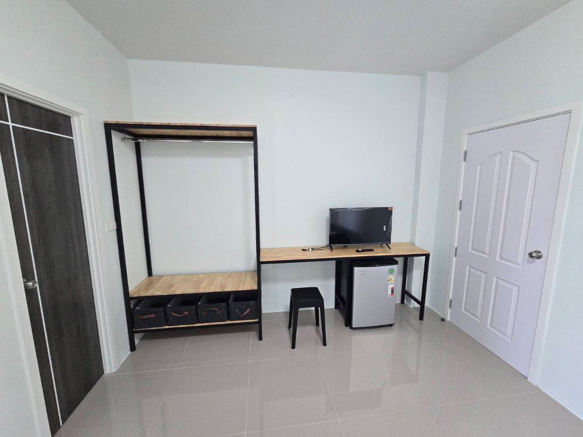 1 Bed Condo — photo 3
