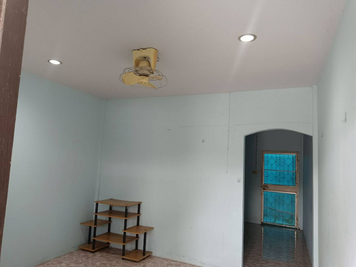 1 Bed Condo — photo 1