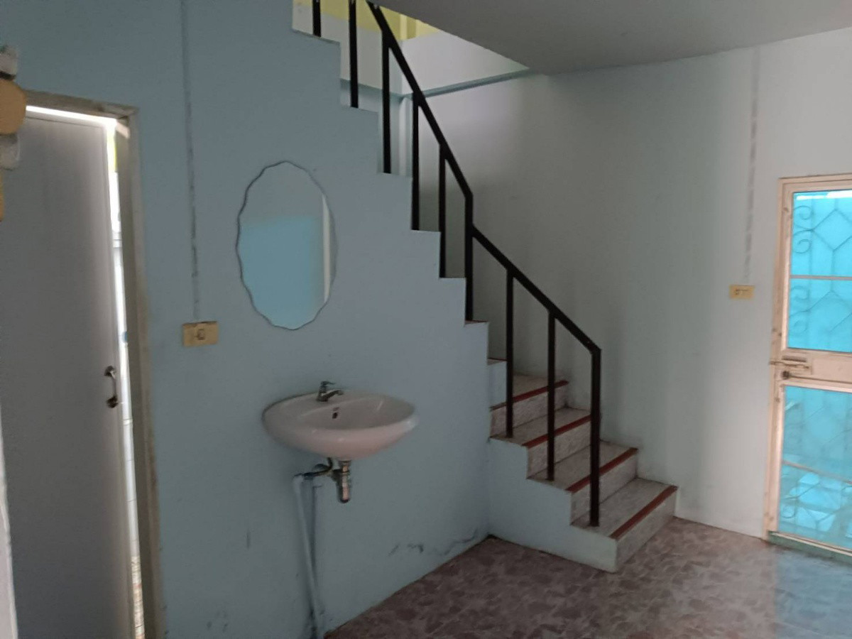 1 Bed Condo — photo 2