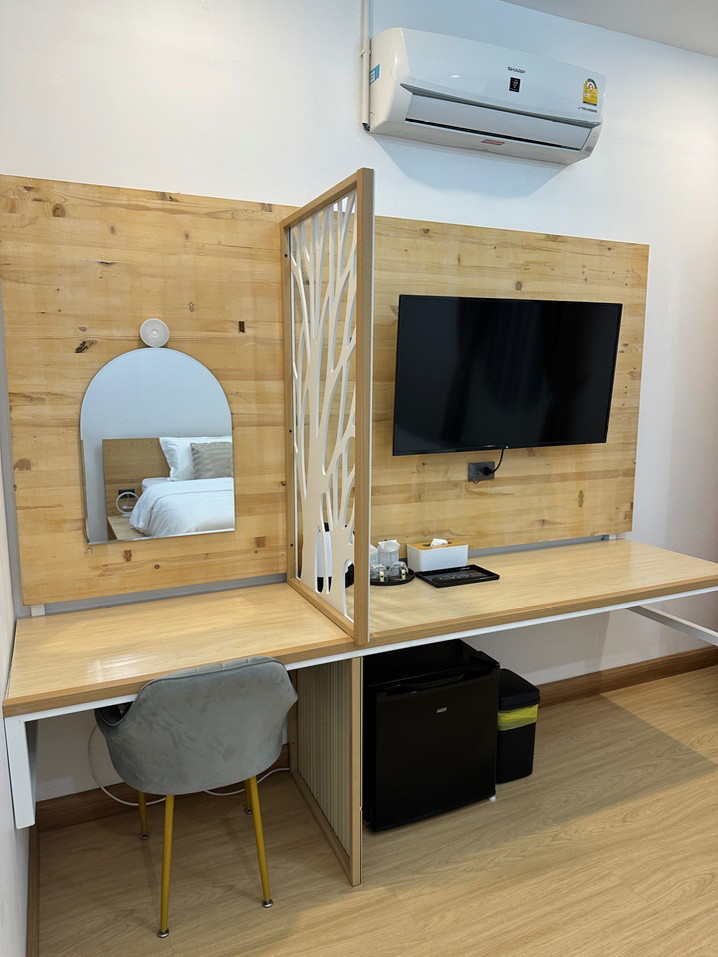 1 Bed Condo — photo 2