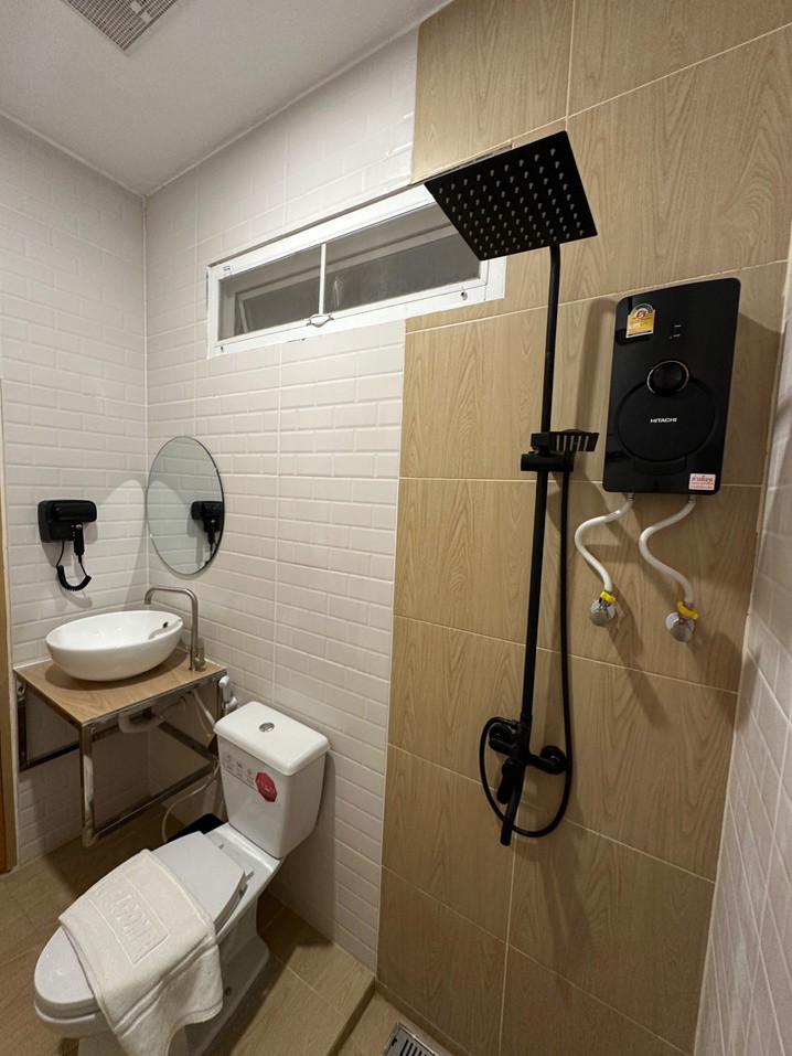 1 Bed Condo — photo 4