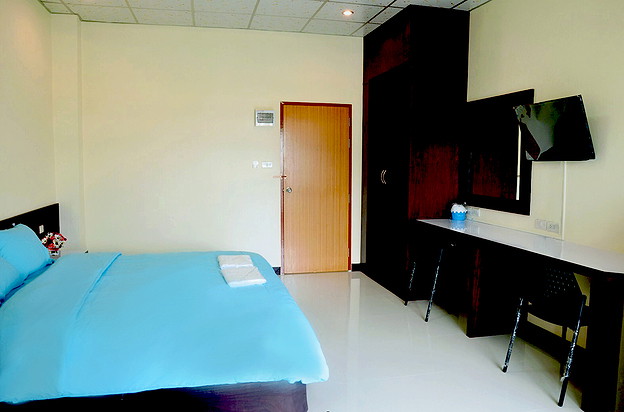 Condo — photo 1