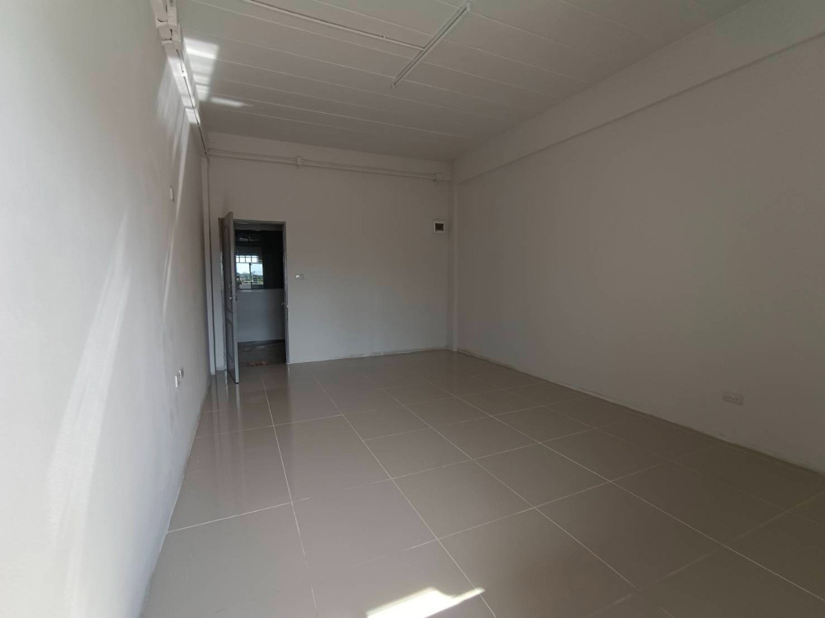 1 Bed Condo — photo 3