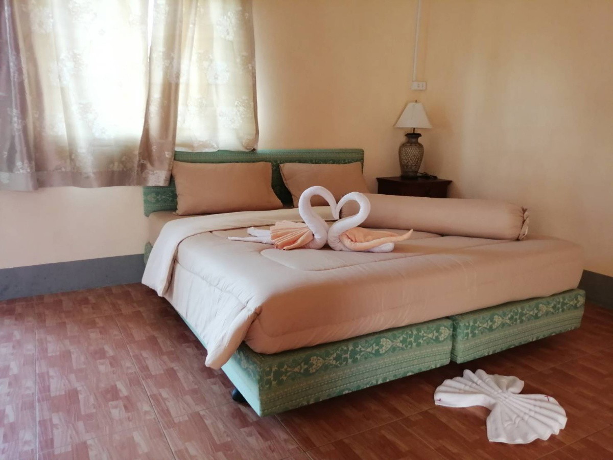 1 Bed Condo — photo 2