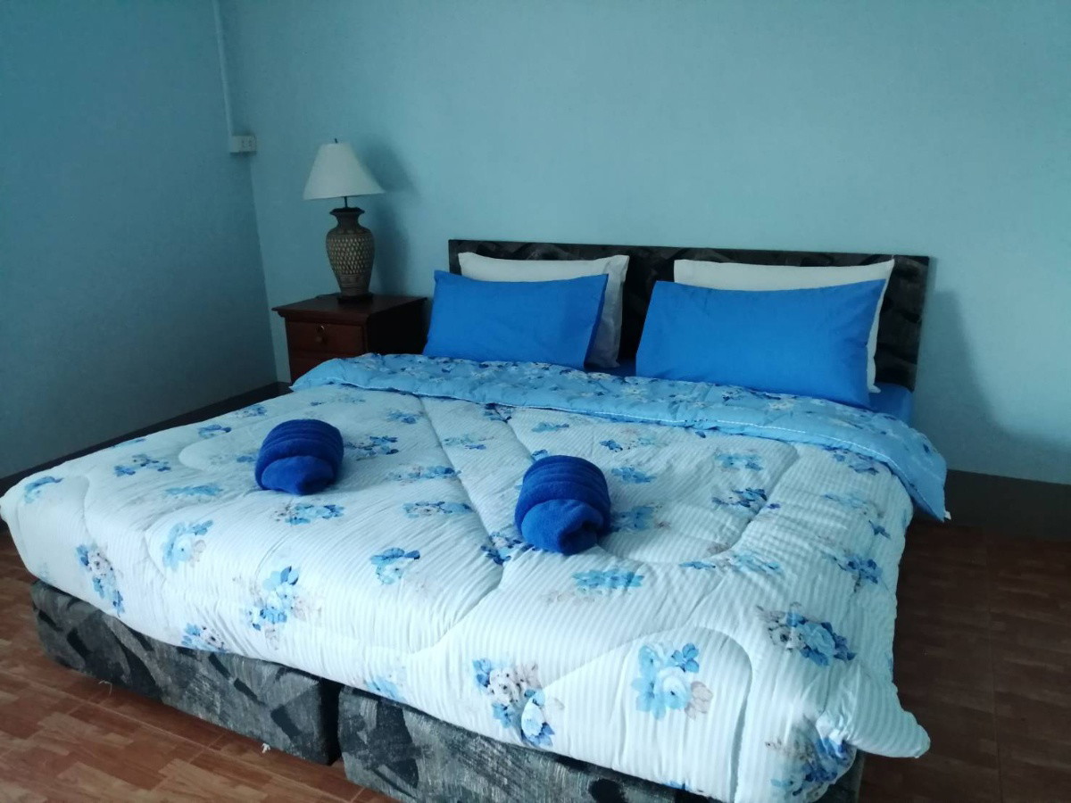 1 Bed Condo — photo 3