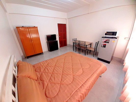 1 Bed Condo — photo 2