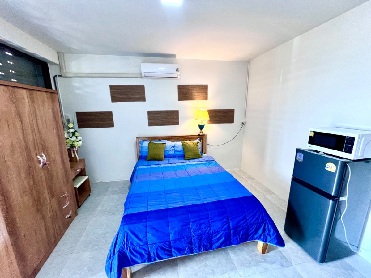 1 Bed Condo — photo 3