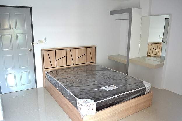 1 Bed Condo · Khlong San, bangkok — photo 1