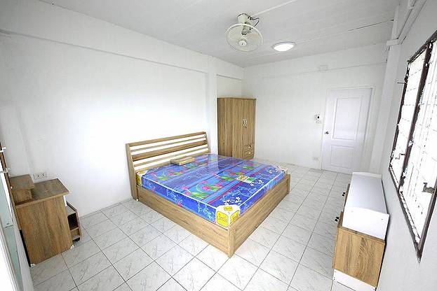 1 Bed Condo — photo 3