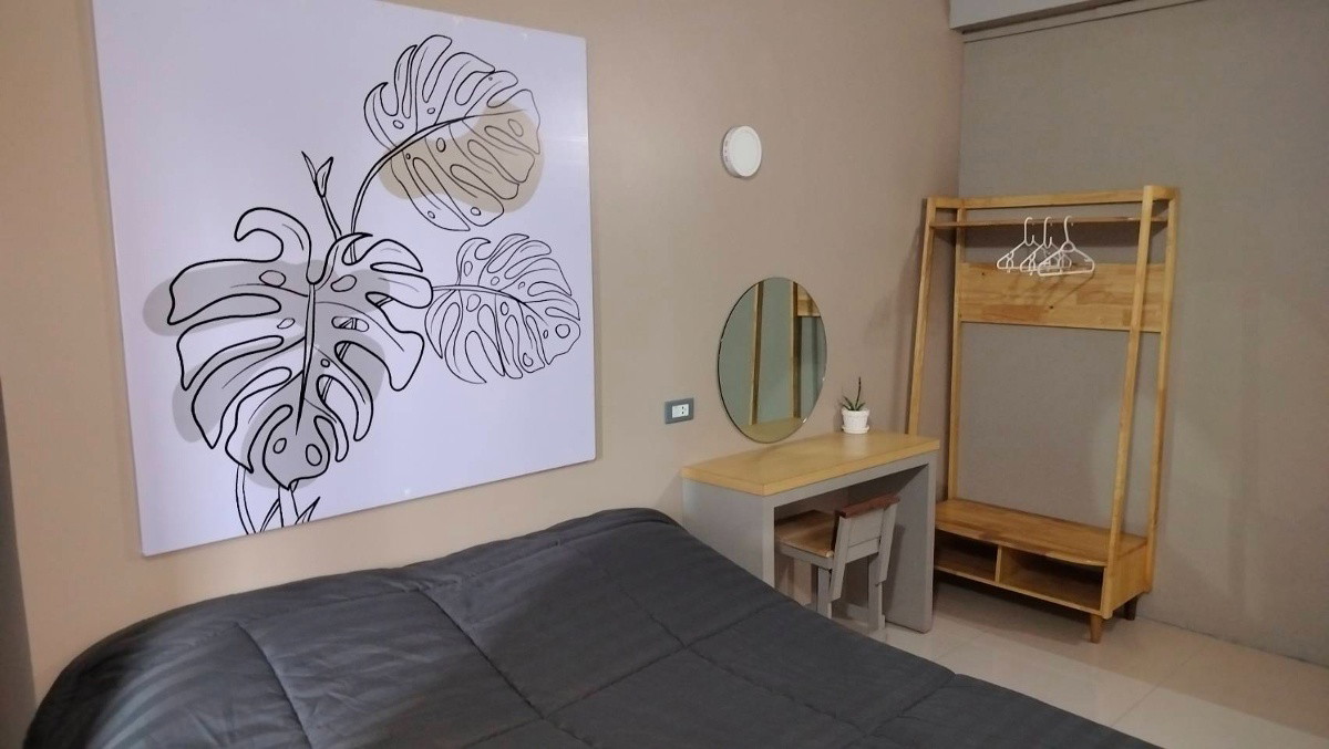 1 Bed Condo — photo 1