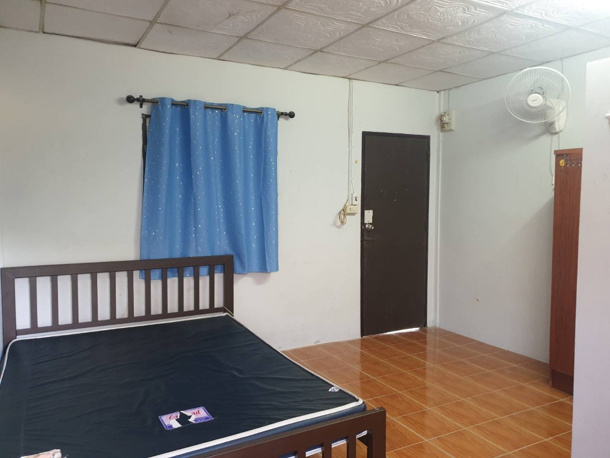 1 Bed Condo — photo 2