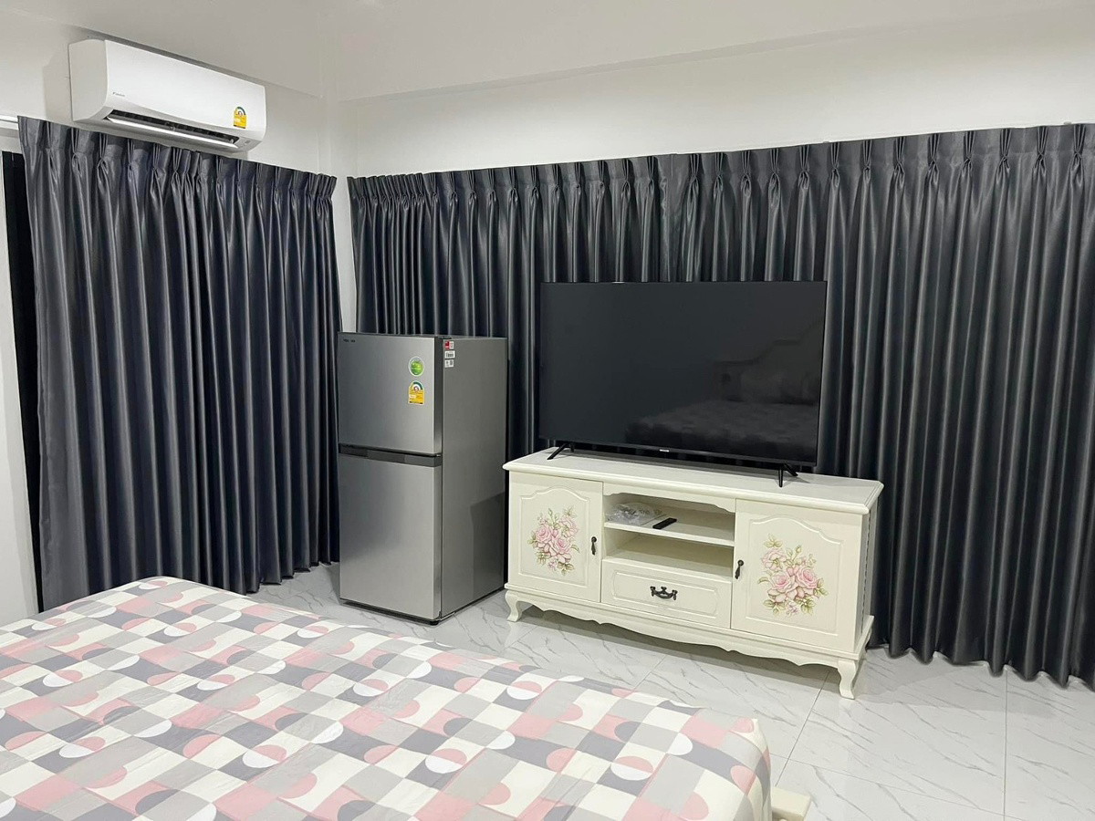 1 Bed Condo — photo 2