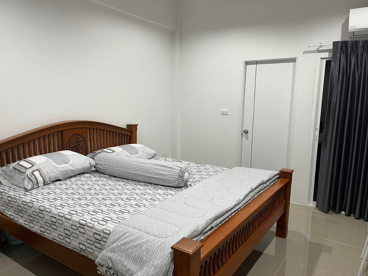 1 Bed Condo — photo 5