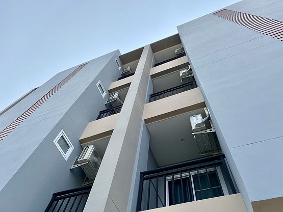 1 Bed Condo — photo 3