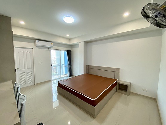 1 Bed Condo — photo 5