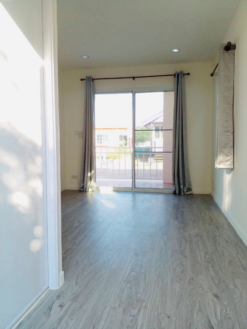 1 Bed Condo — photo 2