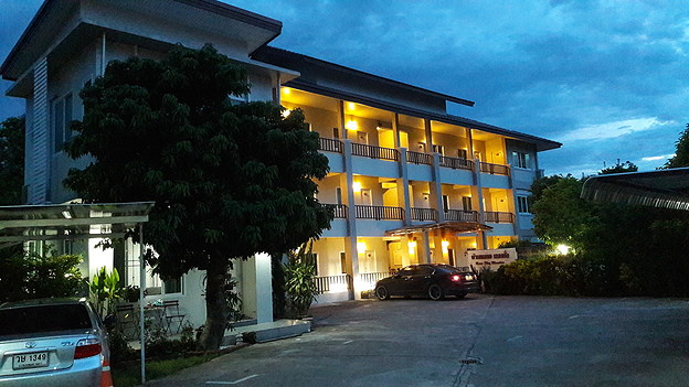 Condo — photo 1