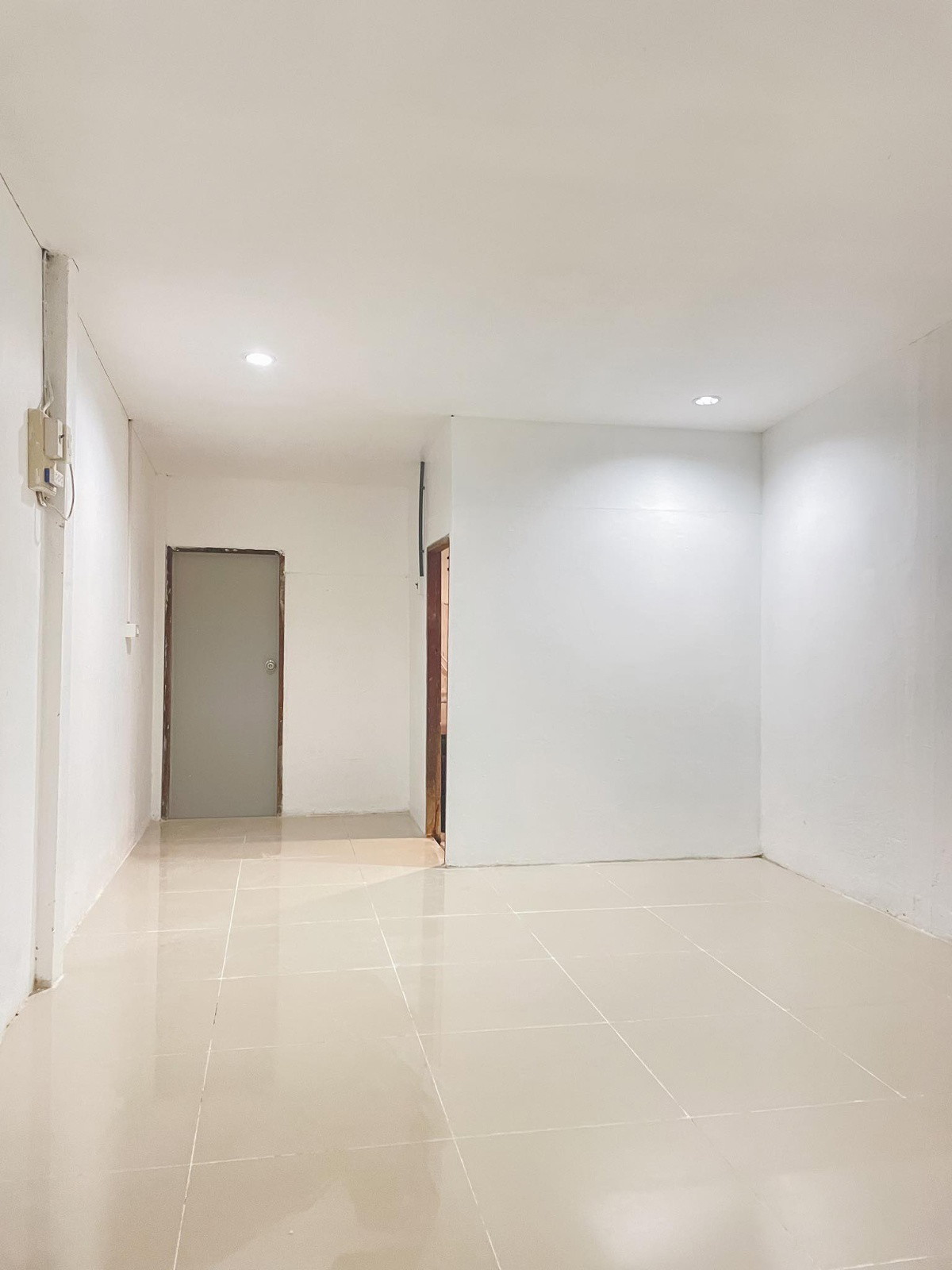1 Bed Condo — photo 1