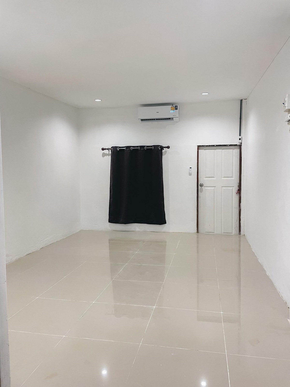 1 Bed Condo — photo 3