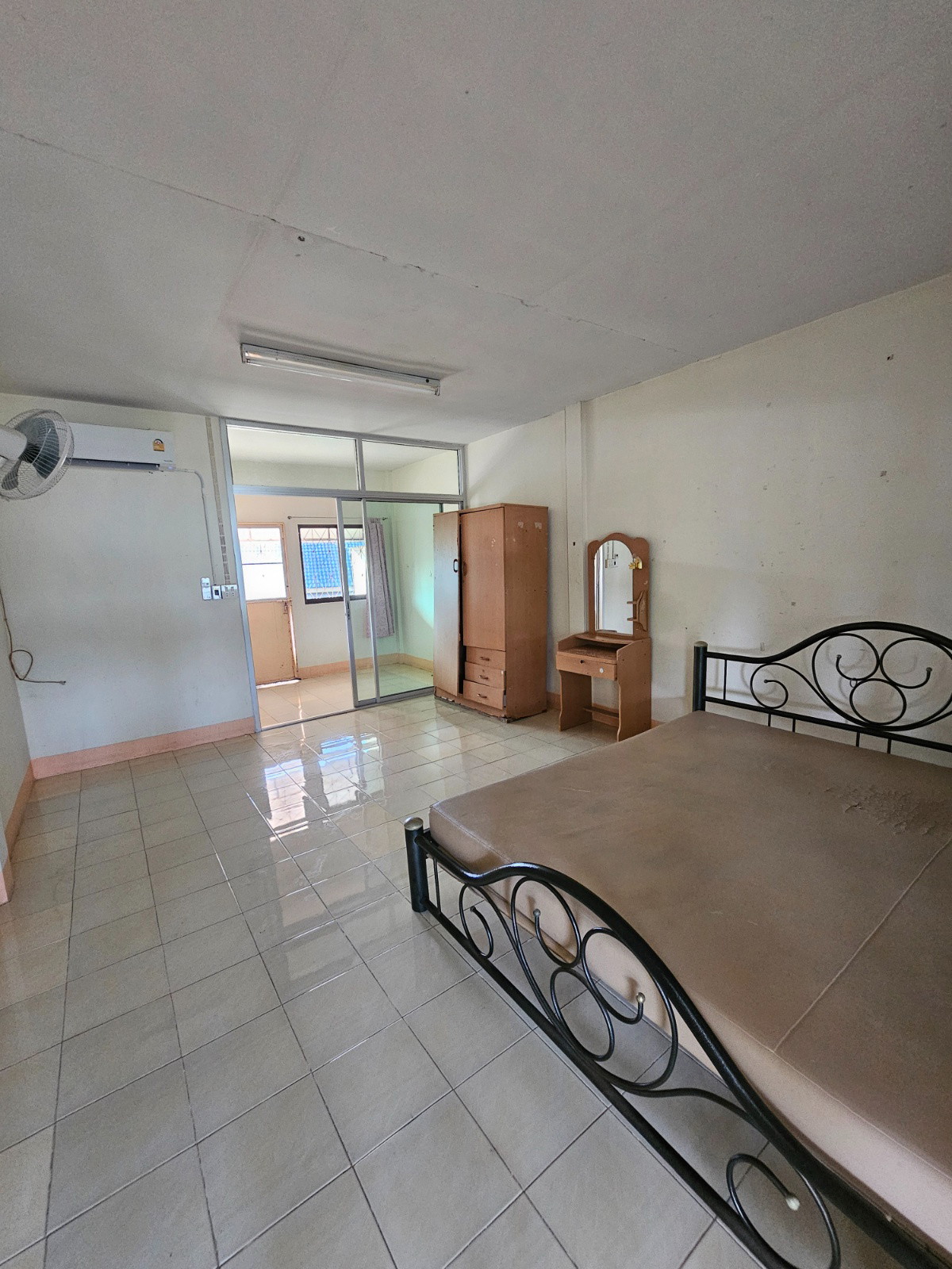 1 Bed Condo — photo 3
