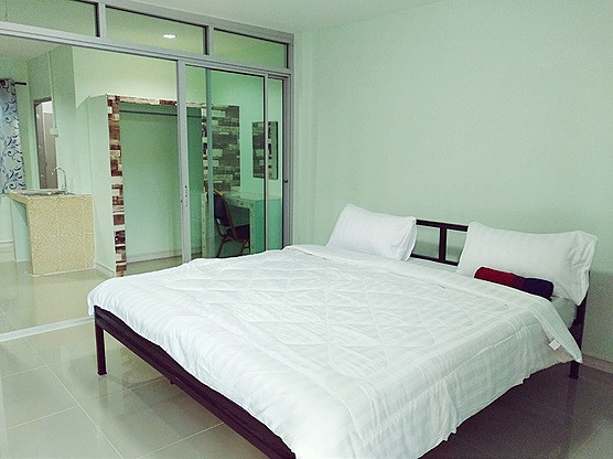 Condo — photo 1